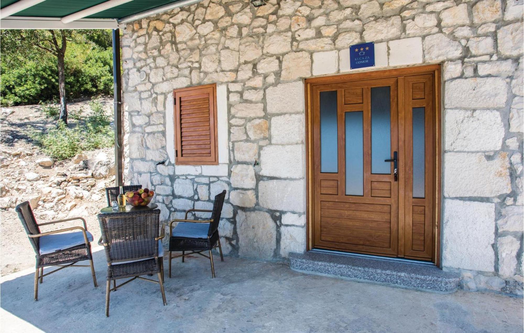 1 Bedroom Gorgeous Home In Slivno كليك المظهر الخارجي الصورة